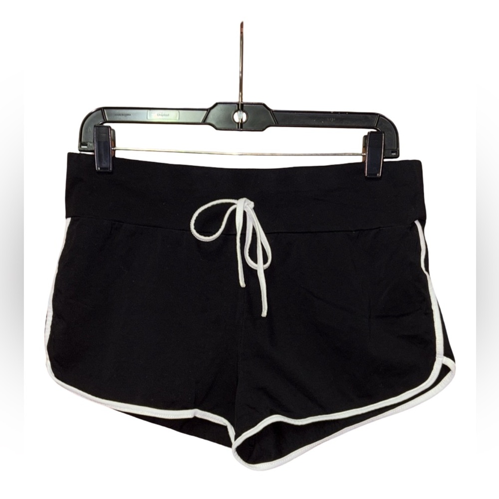 🏡 SHEIN Women's Black Shorts W/ White Trim - Size XL